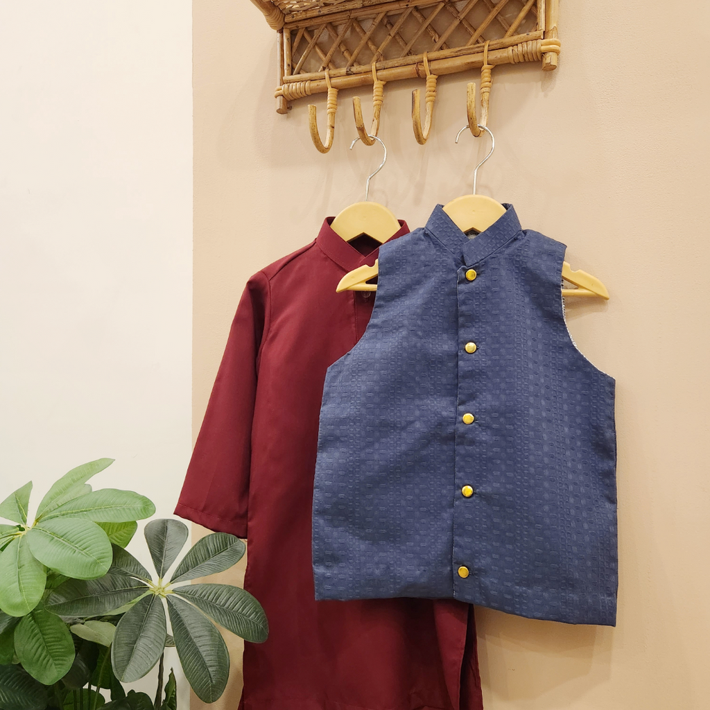 Textured Midnight Blue Waistcoat and Maroon Kurta with Trouser